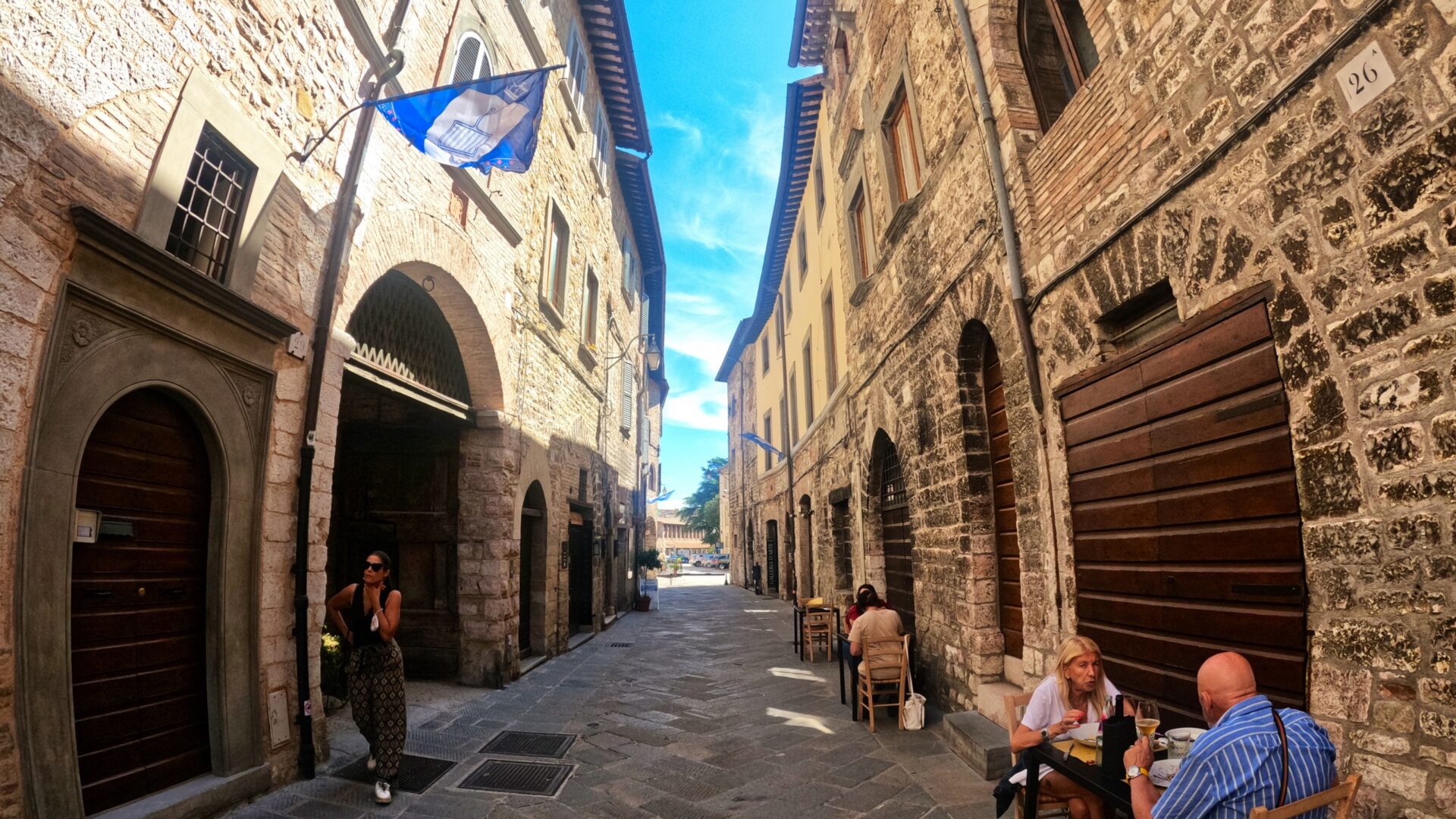 Gubbio PG la città medievale più grande del mondo Perugia Umbria in Camper con LPDM Le Puntine del Mondo